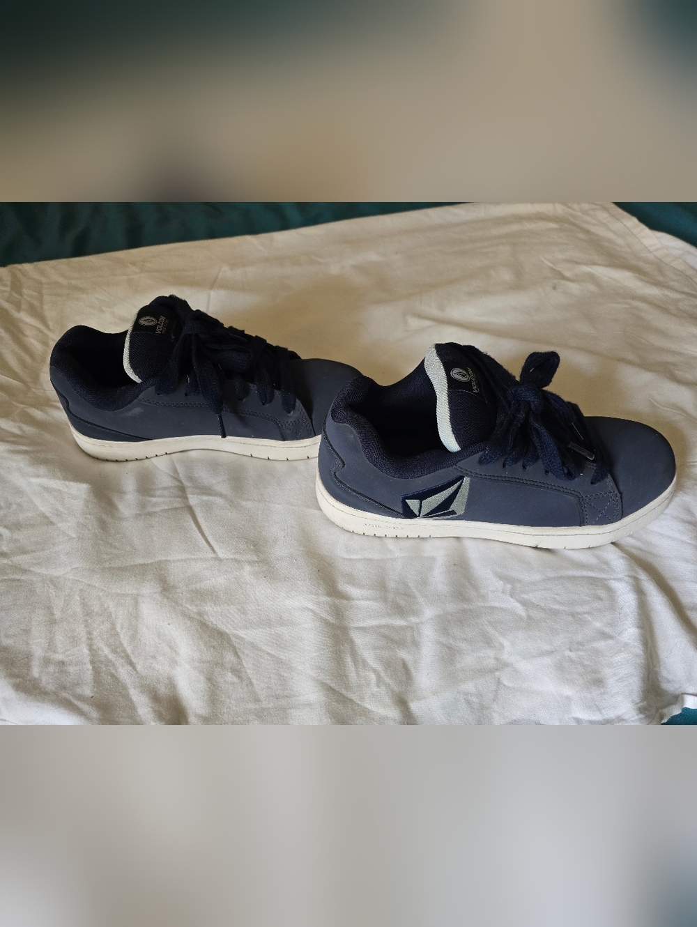 Volcom Stone Navy and White Mens Skate Shoes - Picture 3 of 11